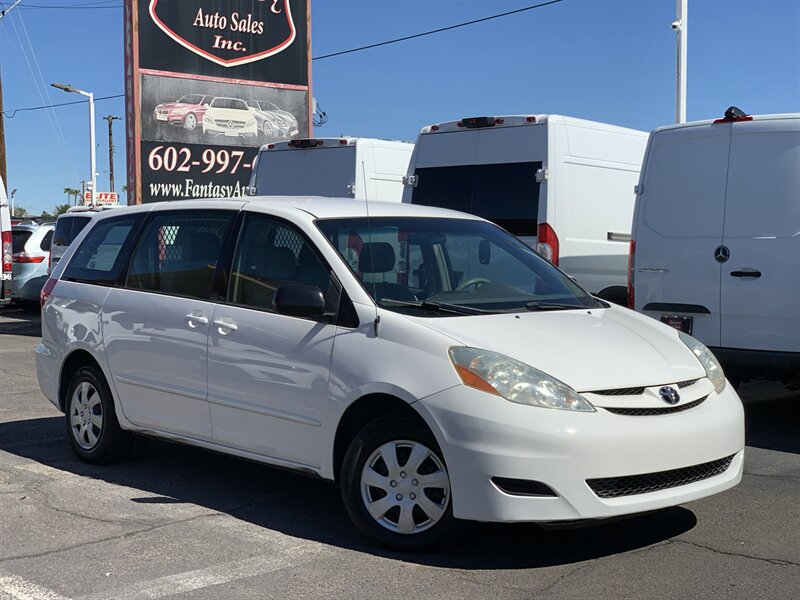 2008 Toyota Sienna CE 7-Passenger  