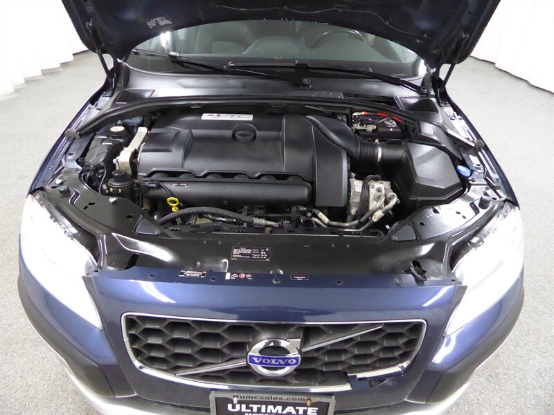 2015 VOLVO XC70 - Image 33