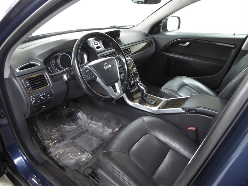 2015 VOLVO XC70 - Image 17