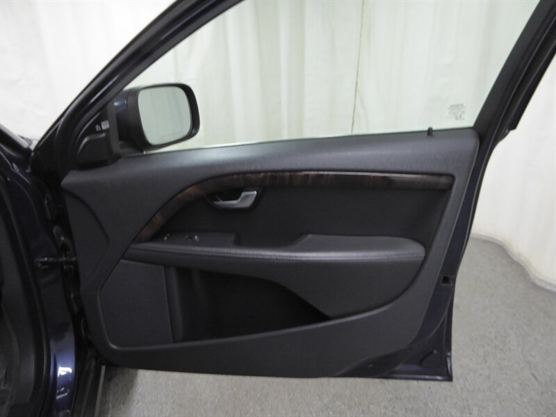 2015 VOLVO XC70 - Image 24