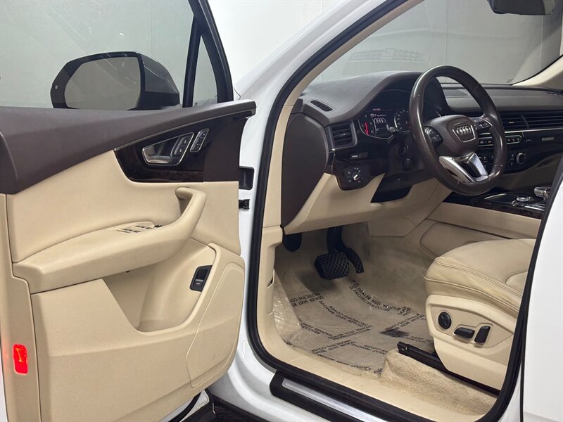 2017 Audi Q7 2.0T quattro Premium   - Photo 11 - Downers Grove, IL 60515