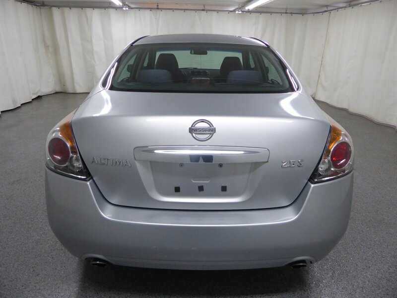 2010 Nissan Altima 2.5 S photo 3