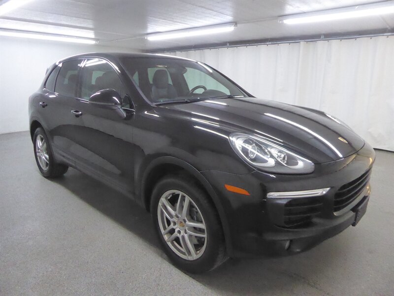 2016 Porsche Cayenne Base