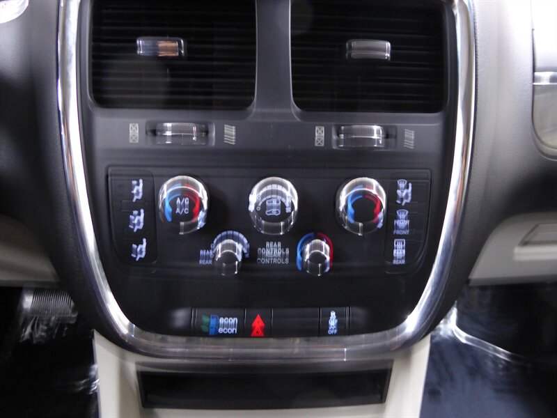 2016 DODGE GRAND CARAVAN - Image 14