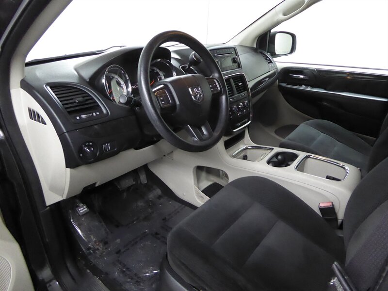 2016 DODGE GRAND CARAVAN - Image 17