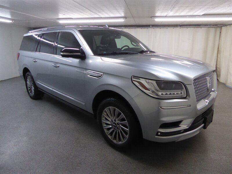 2020 Lincoln Navigator L Standard - Photo 1 - Downers Grove, IL 60515