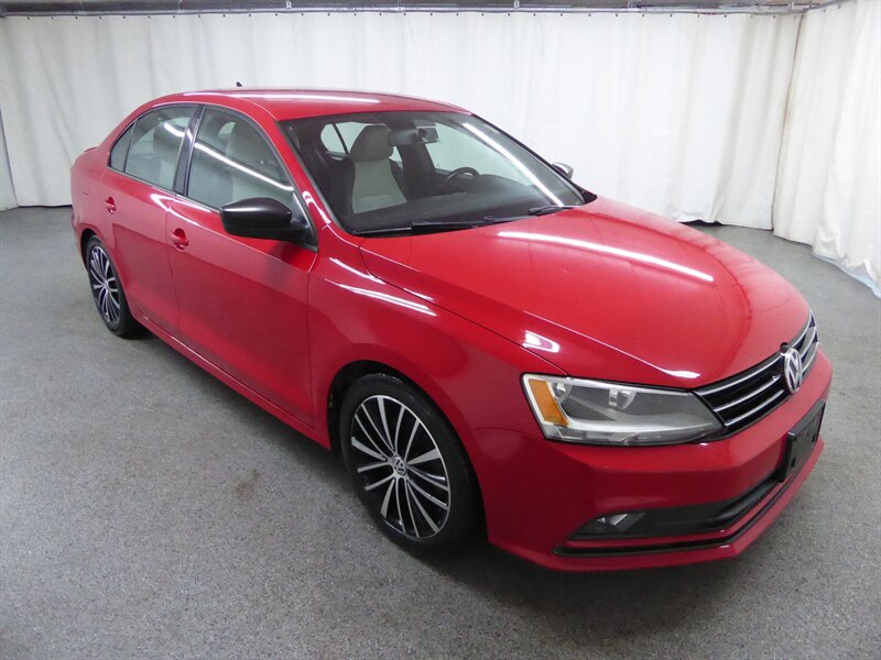 2016 Volkswagen Jetta 1.8T Sport - Photo 1 - Downers Grove, IL 60515