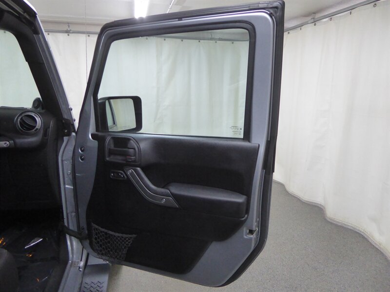 2014 JEEP WRANGLER - Image 25