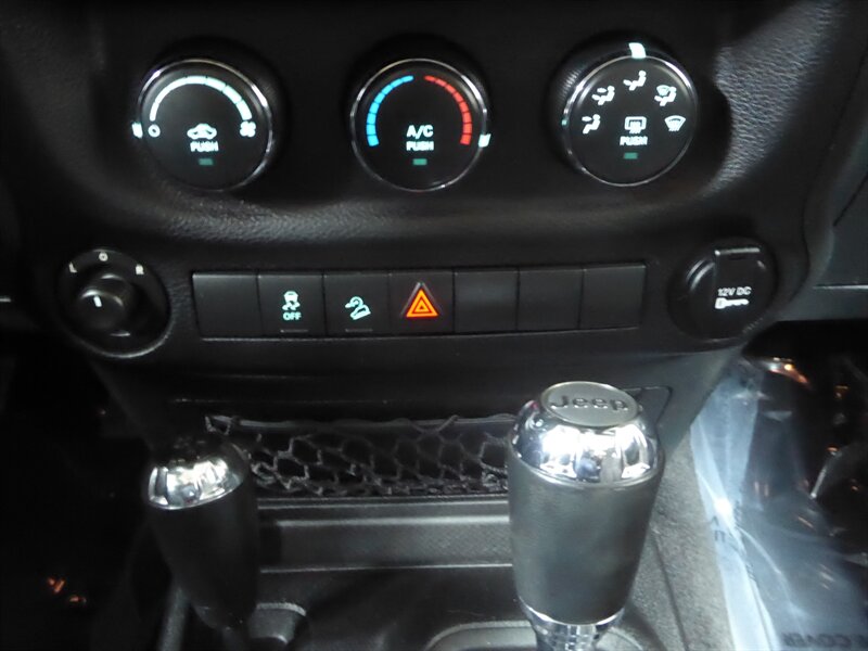 2014 JEEP WRANGLER - Image 17