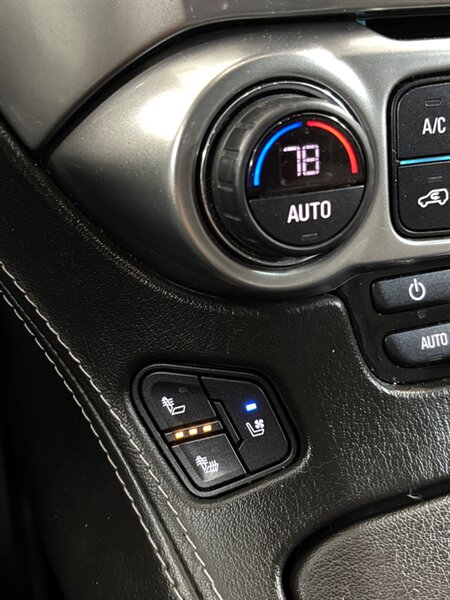 2020 Chevrolet Suburban Premier   - Photo 23 - Downers Grove, IL 60515
