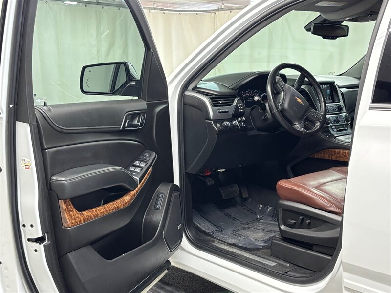 2020 Chevrolet Suburban Premier   - Photo 10 - Downers Grove, IL 60515