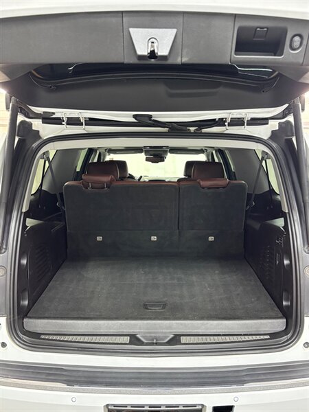 2020 Chevrolet Suburban Premier   - Photo 7 - Downers Grove, IL 60515