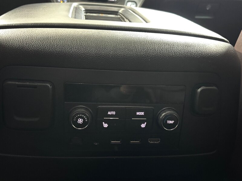 2020 Chevrolet Suburban Premier   - Photo 34 - Downers Grove, IL 60515