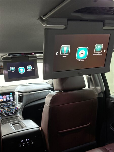 2020 Chevrolet Suburban Premier   - Photo 31 - Downers Grove, IL 60515