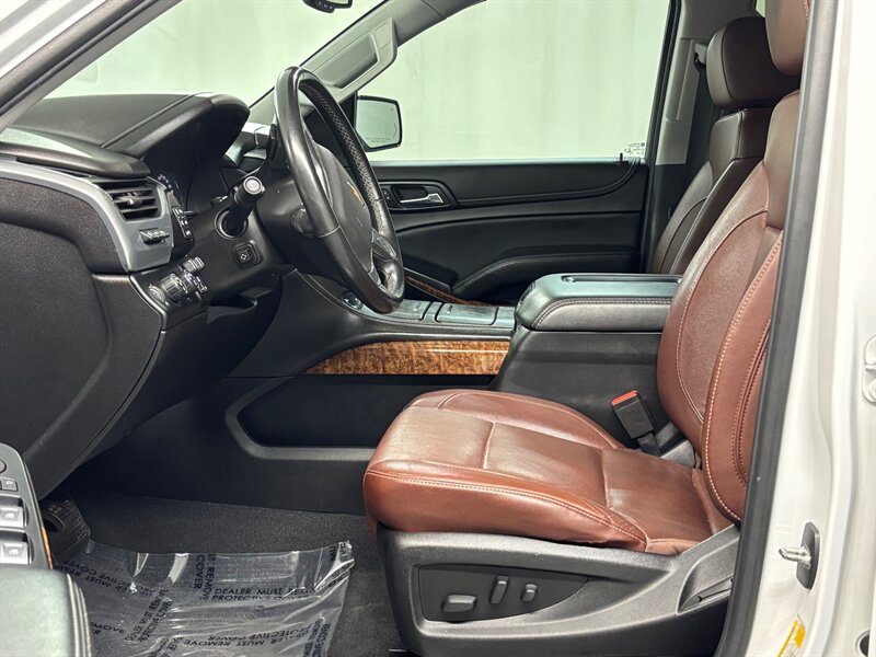2020 Chevrolet Suburban Premier   - Photo 11 - Downers Grove, IL 60515