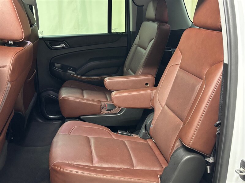 2020 Chevrolet Suburban Premier   - Photo 28 - Downers Grove, IL 60515