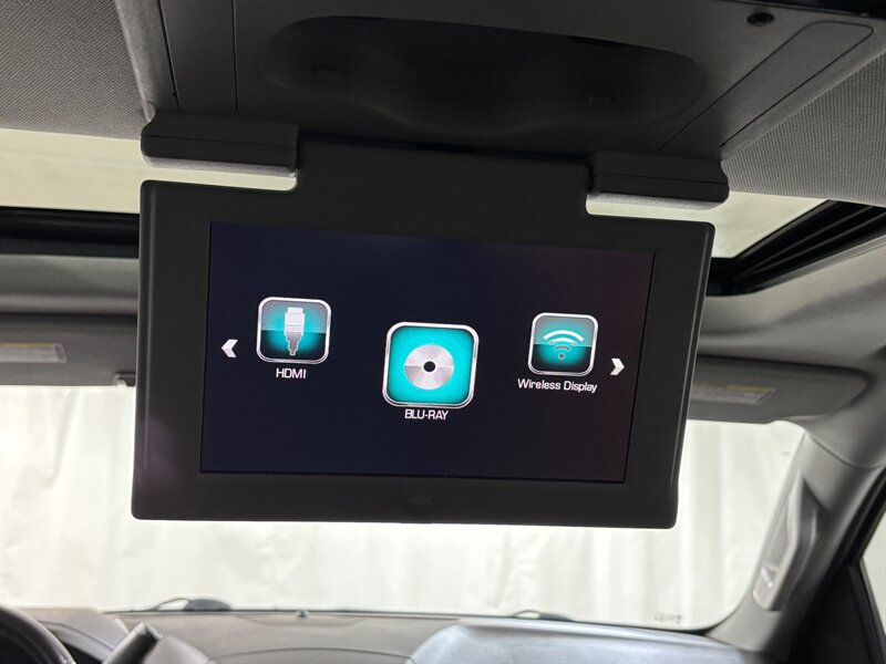 2020 Chevrolet Suburban Premier   - Photo 30 - Downers Grove, IL 60515