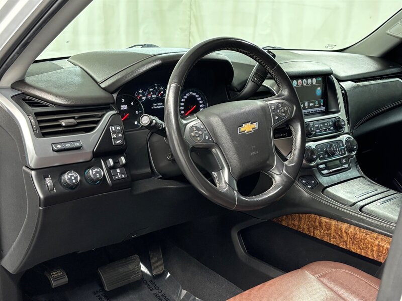 2020 Chevrolet Suburban Premier   - Photo 16 - Downers Grove, IL 60515