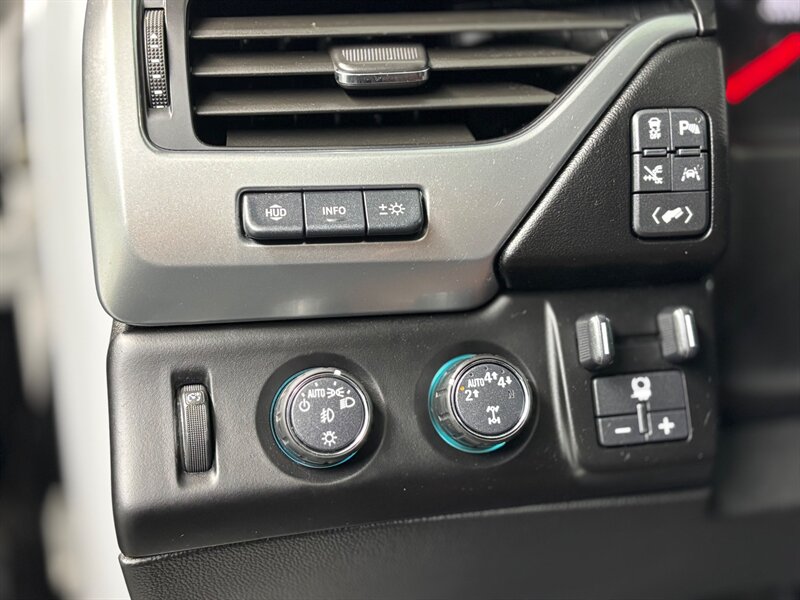 2020 Chevrolet Suburban Premier   - Photo 15 - Downers Grove, IL 60515