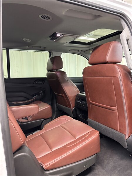 2020 Chevrolet Suburban Premier   - Photo 27 - Downers Grove, IL 60515