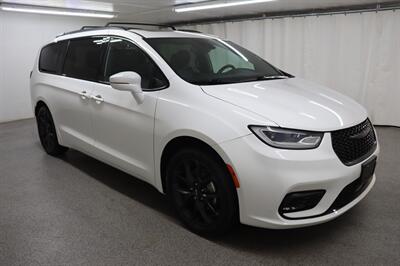 2021 Chrysler Pacifica Touring L Minivan