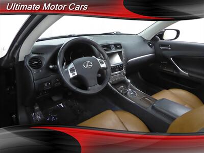 2012 Lexus IS 250C   - Photo 17 - Downers Grove, IL 60515