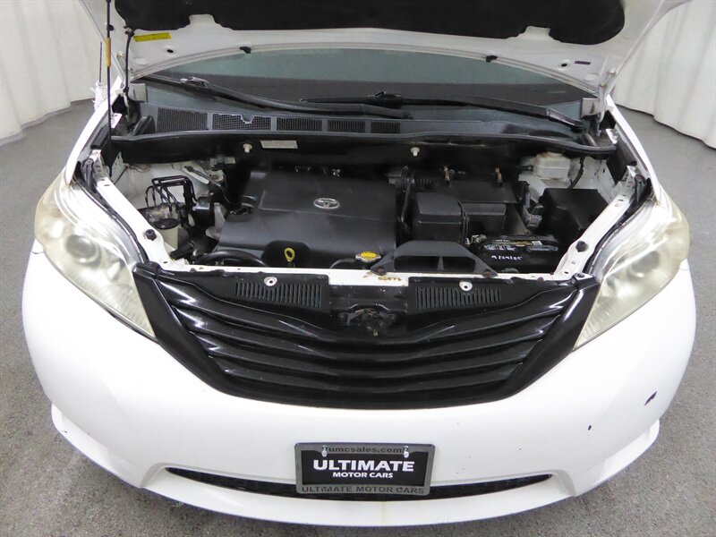 2013 TOYOTA SIENNA - Image 28