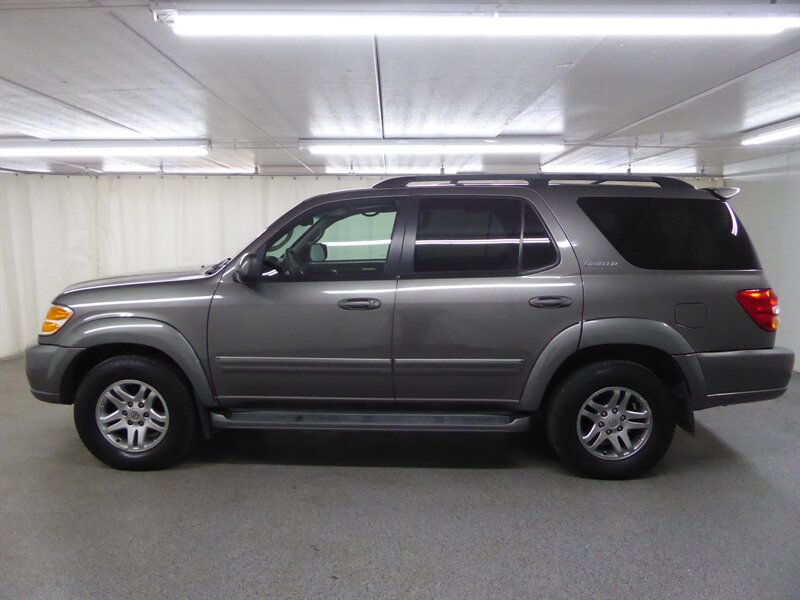 2003 Toyota Sequoia Limited photo 2