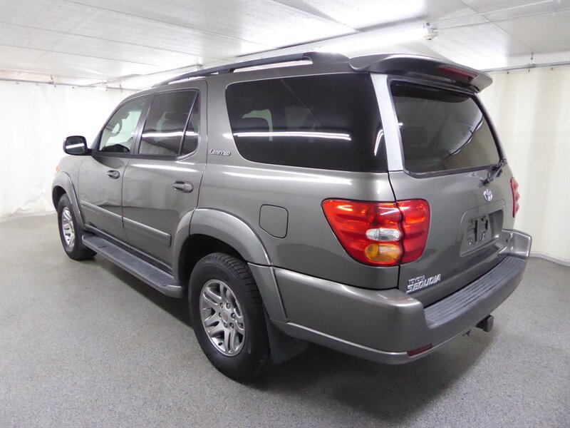 2003 Toyota Sequoia Limited photo 3