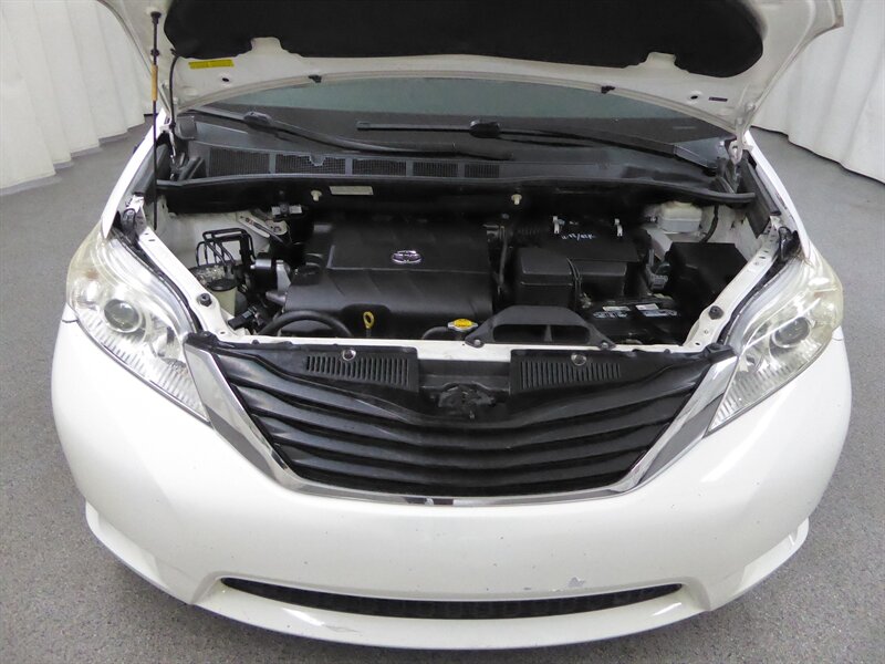 2014 TOYOTA SIENNA - Image 31