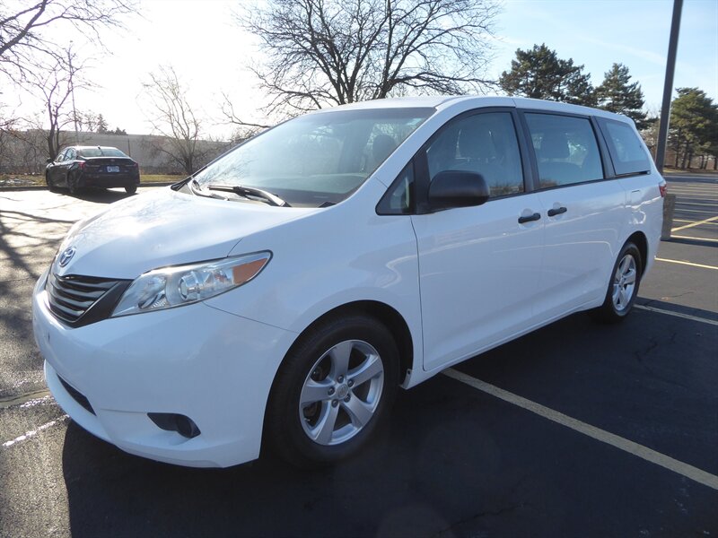 2016 TOYOTA SIENNA - Image 3