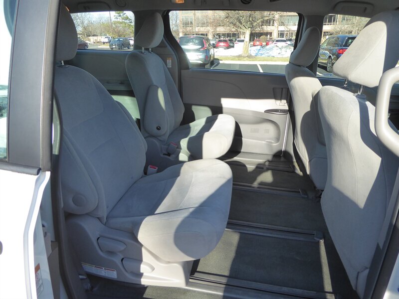 2016 TOYOTA SIENNA - Image 27