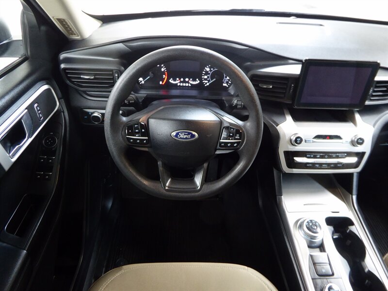 2022 Ford Explorer   - Photo 10 - Downers Grove, IL 60515