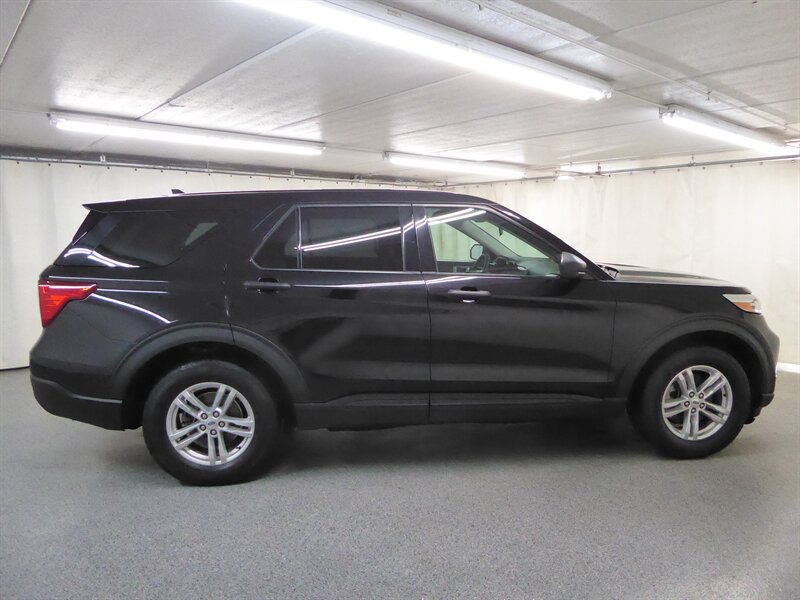 2022 Ford Explorer   - Photo 8 - Downers Grove, IL 60515