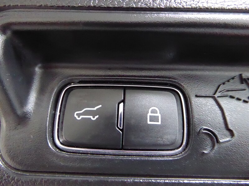 2022 Ford Explorer   - Photo 35 - Downers Grove, IL 60515