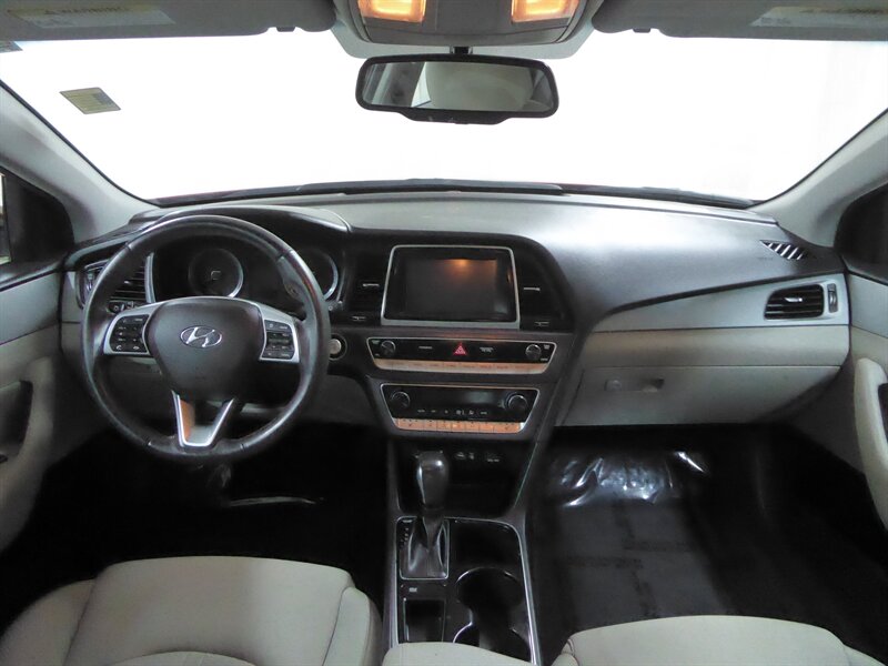 2019 HYUNDAI SONATA - Image 9