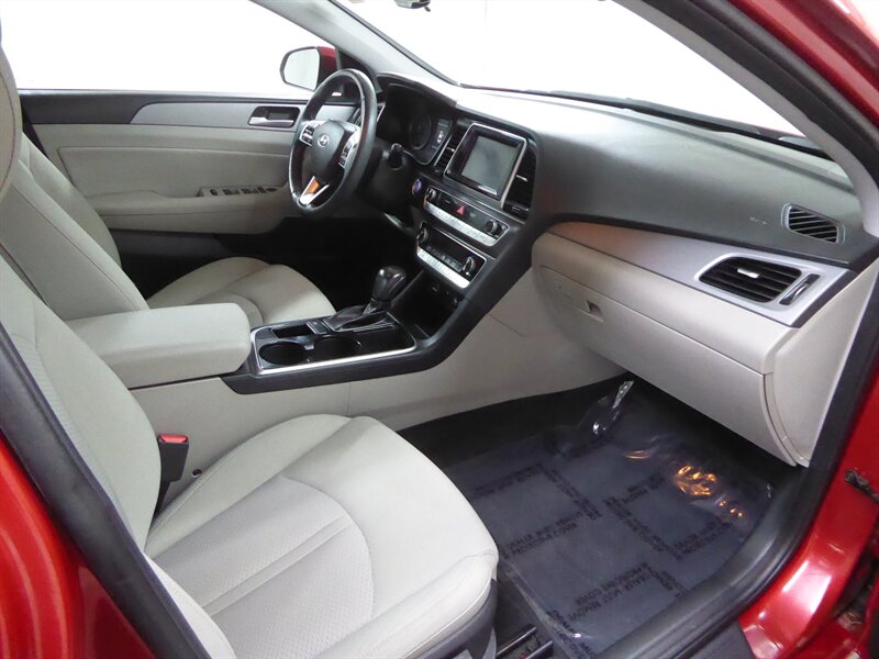 2019 HYUNDAI SONATA - Image 22