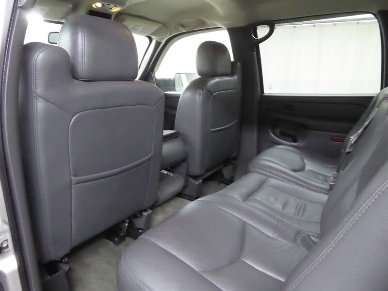 2004 CHEVROLET SILVERADO - Image 22