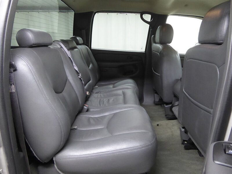 2004 CHEVROLET SILVERADO - Image 26