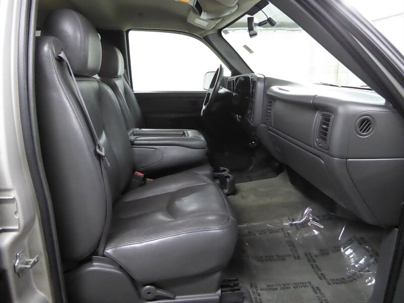 2004 CHEVROLET SILVERADO - Image 20