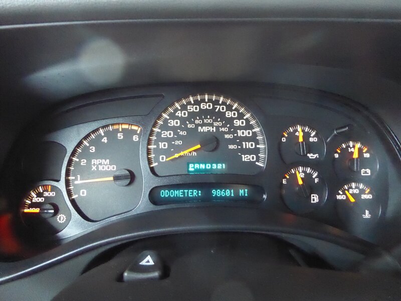 2004 CHEVROLET SILVERADO - Image 10