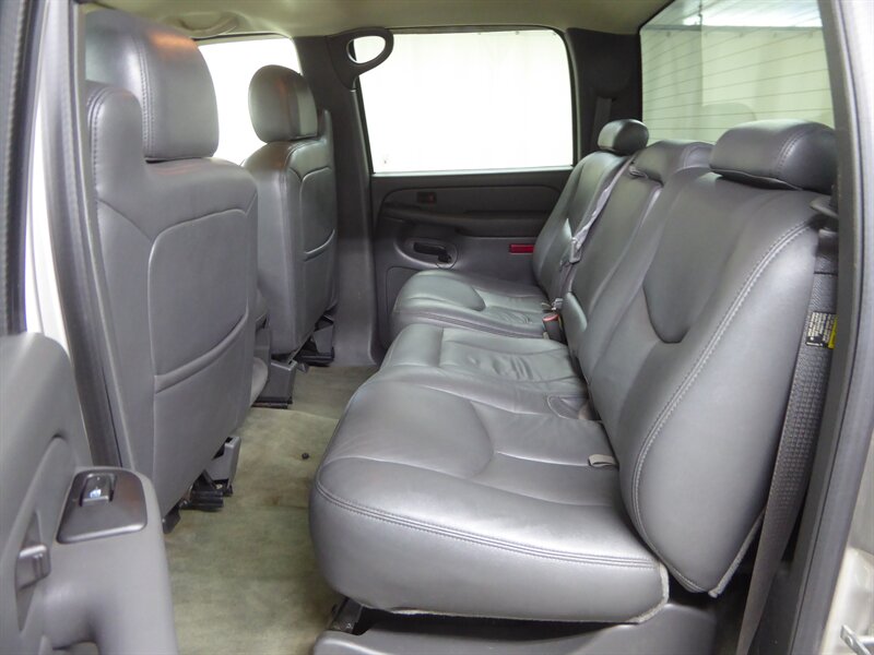 2004 CHEVROLET SILVERADO - Image 23