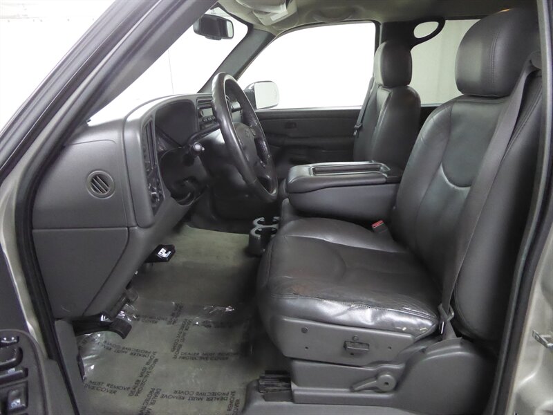 2004 CHEVROLET SILVERADO - Image 16