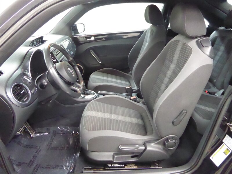 2012 Volkswagen Beetle Turbo photo 13