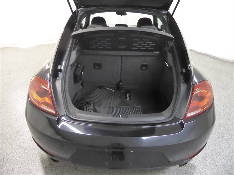 2012 Volkswagen Beetle Turbo photo 21