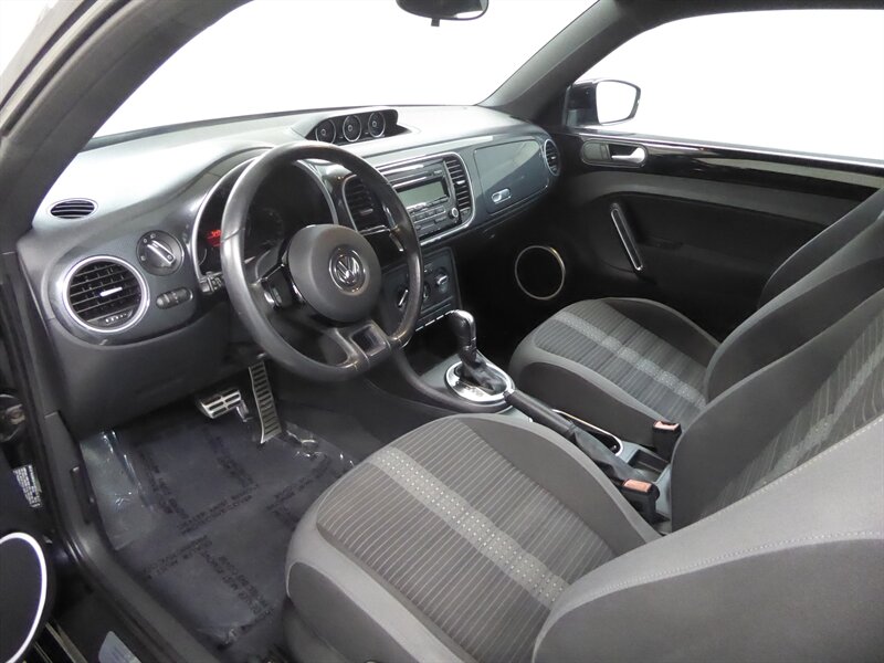 2012 Volkswagen Beetle Turbo photo 11