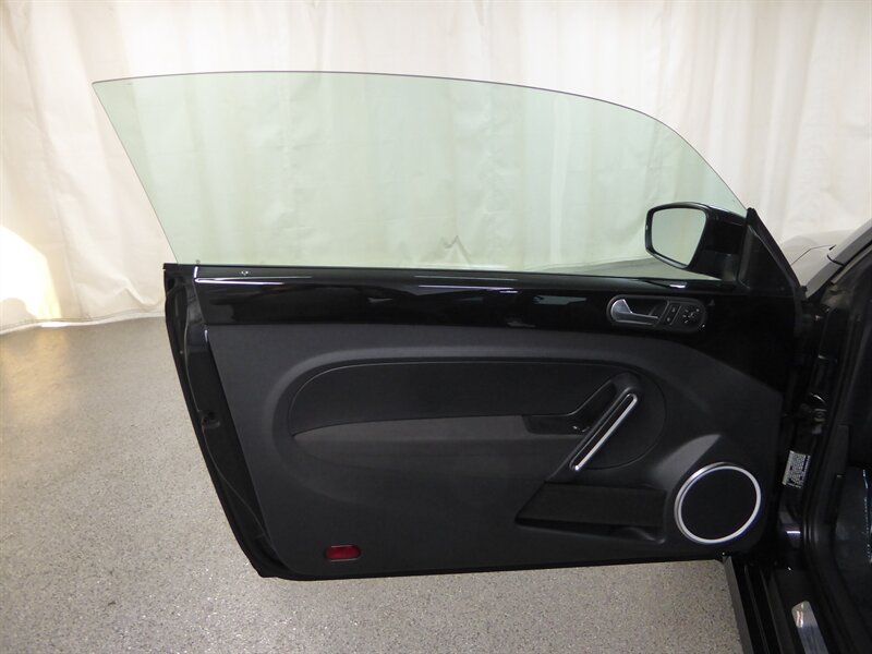 2012 Volkswagen Beetle Turbo photo 15