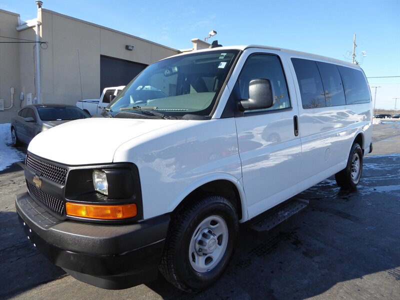 2017 CHEVROLET EXPRESS - Image 3