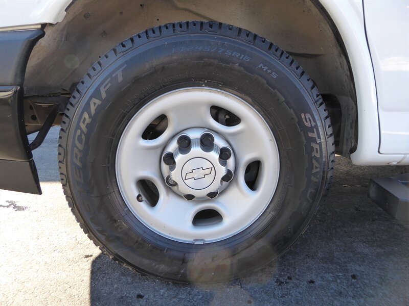 2017 CHEVROLET EXPRESS - Image 28