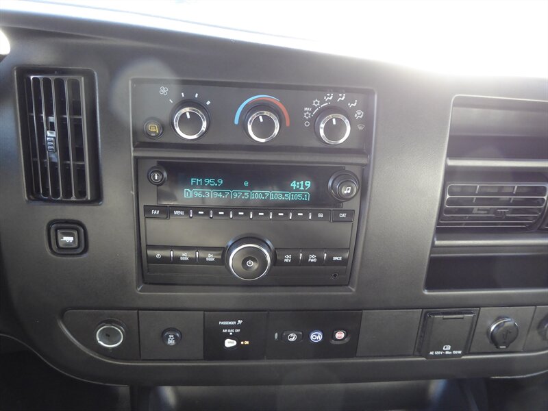 2017 CHEVROLET EXPRESS - Image 13